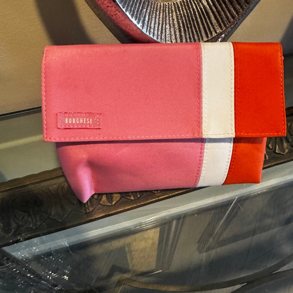 Borghese hand cosmetic bag black wrist grip‎